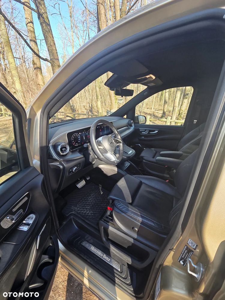 Mercedes-Benz Klasa V - 8