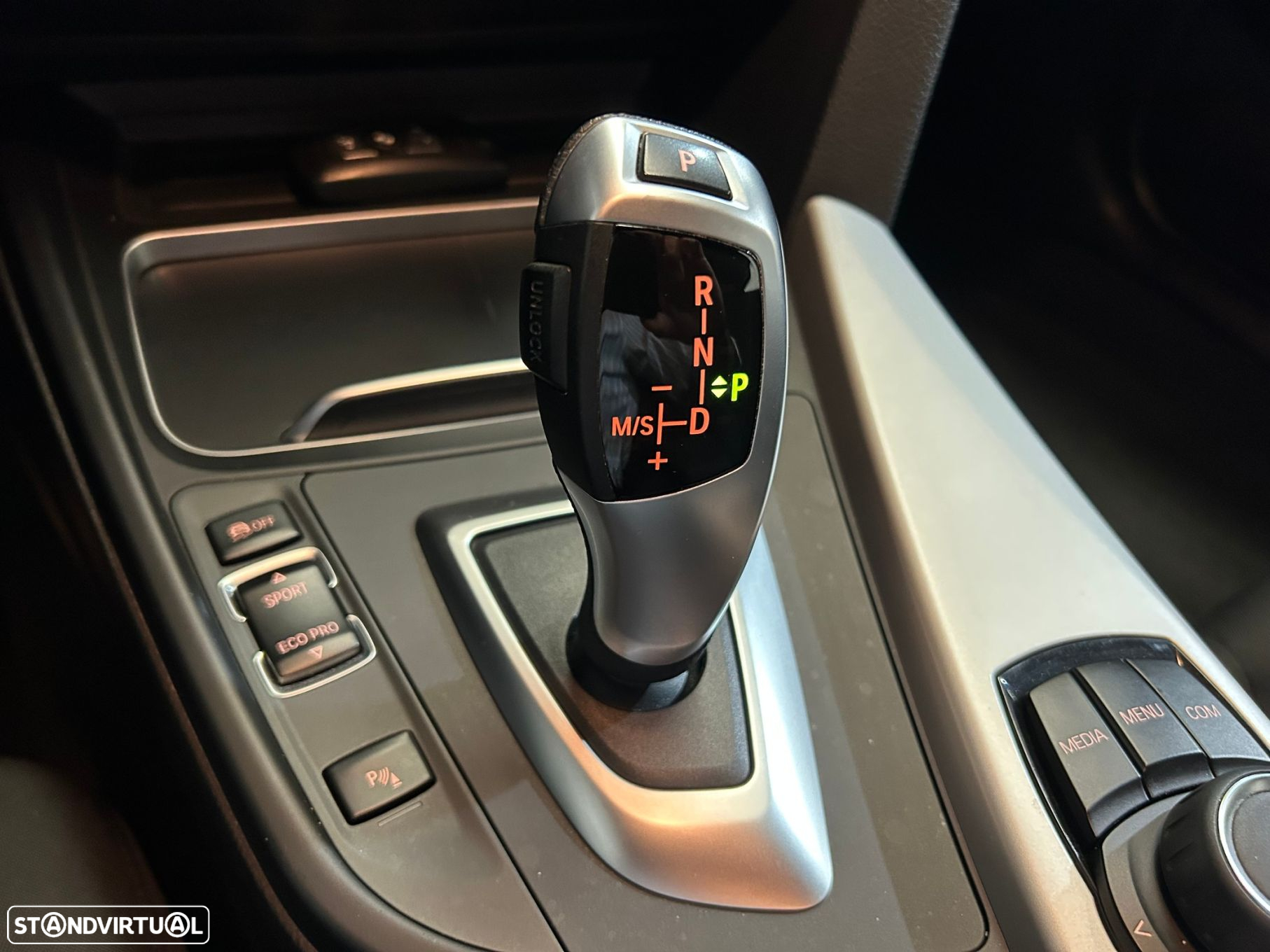 BMW 318 d Touring Auto - 34