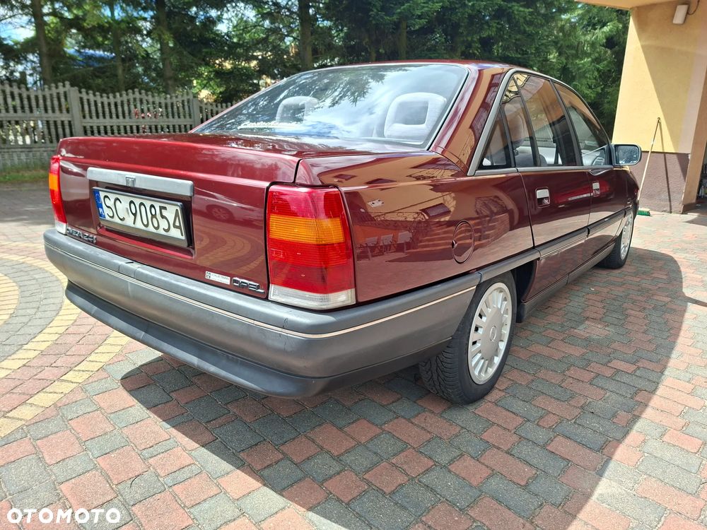 Opel Omega 2.4i GL - 5