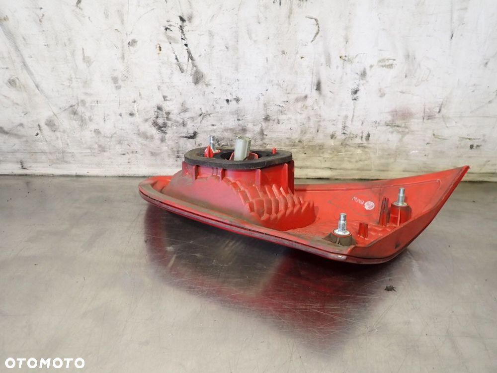 LAMPA LEWA TYLNA W KLAPIE MITSUBISHI LANCER VIII  132-87977 - 9