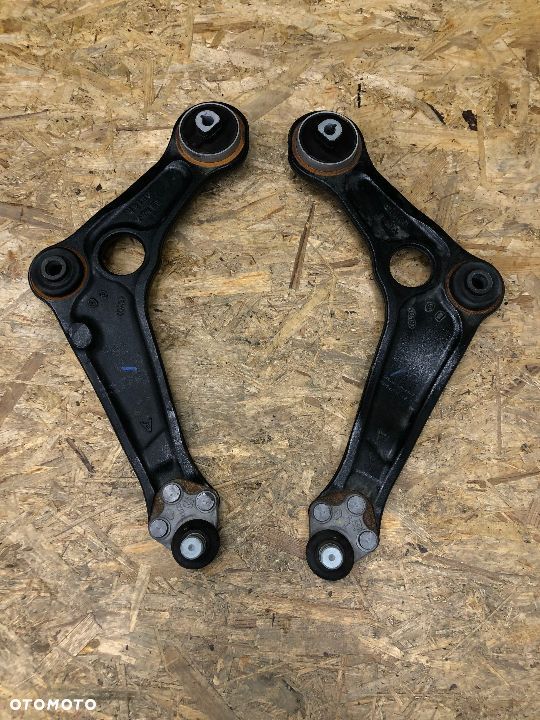 RENAULT MEGANE IV LIFT 1.3 TCE WAHACZ PRAWY PRZÓD PRZEDNI 545058339R