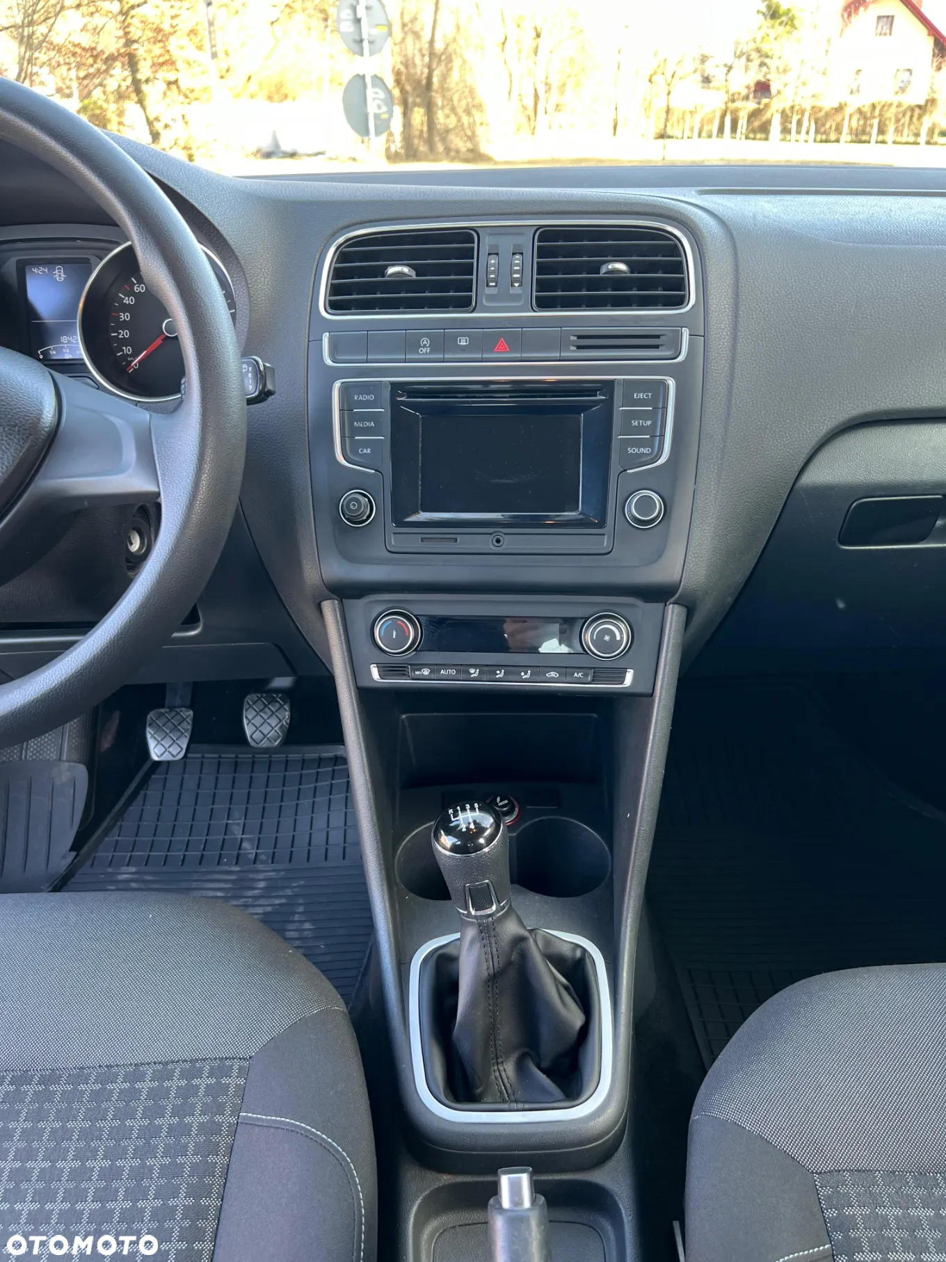 Volkswagen Polo 1.4 TDI (Blue Motion Technology) Comfortline - 15