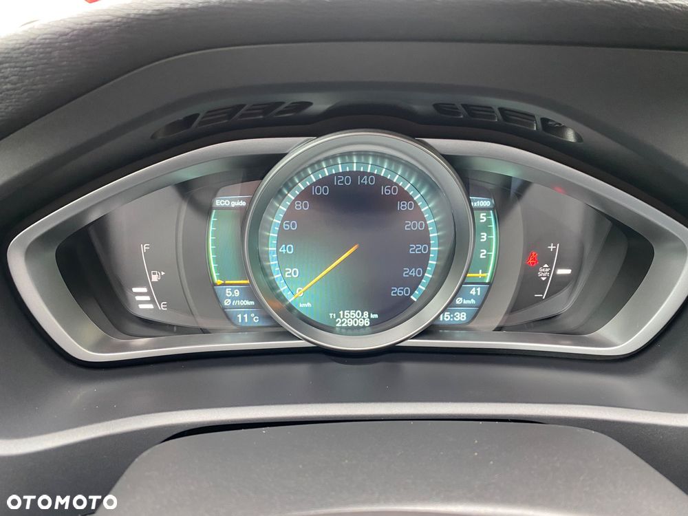 Volvo V40 D2 Kinetic - 31