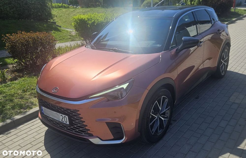 Lexus LBX 1.5 Hybrid Cool - 2