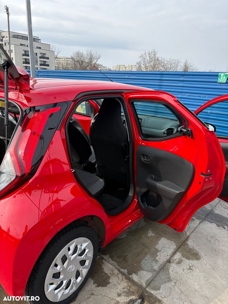 Toyota Aygo 1.0 VVY-I 5 usi X-connect - 14