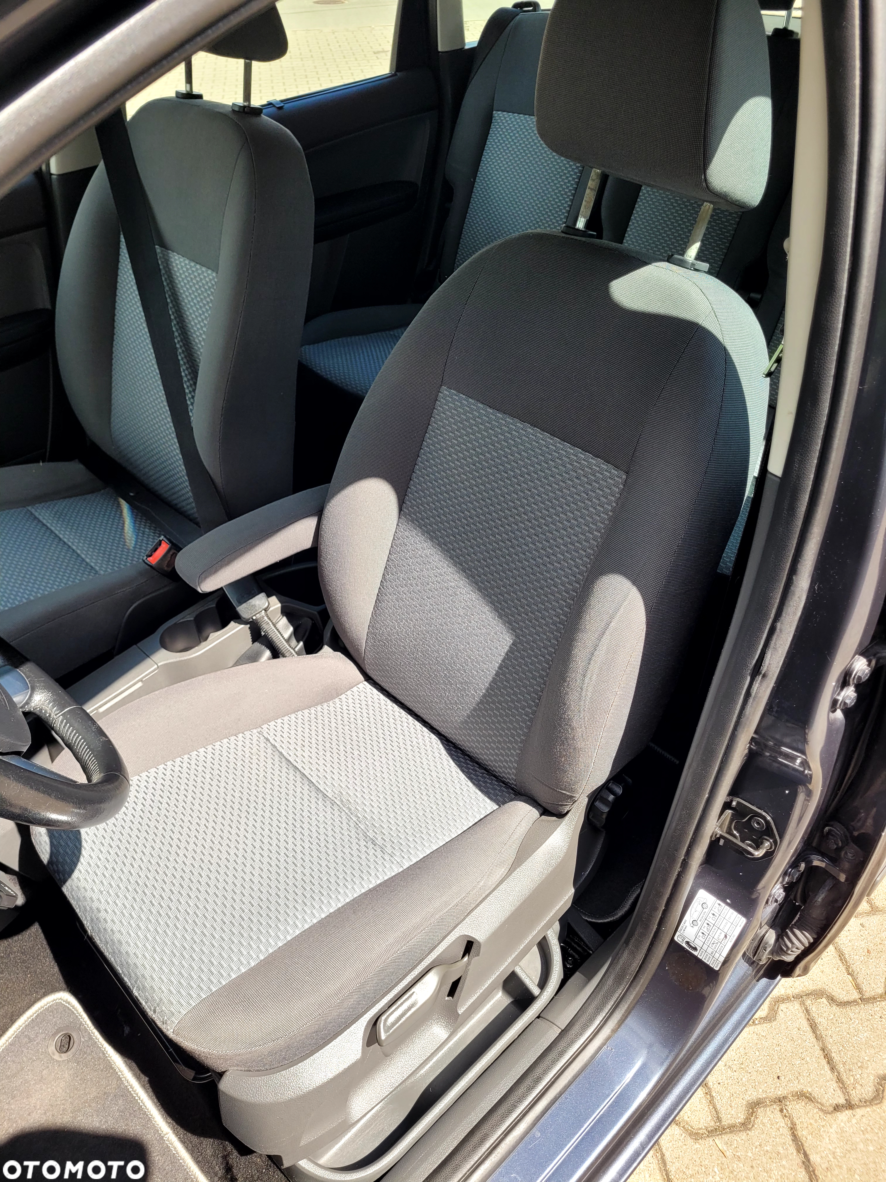 Ford C-MAX 1.8 Ghia - 22