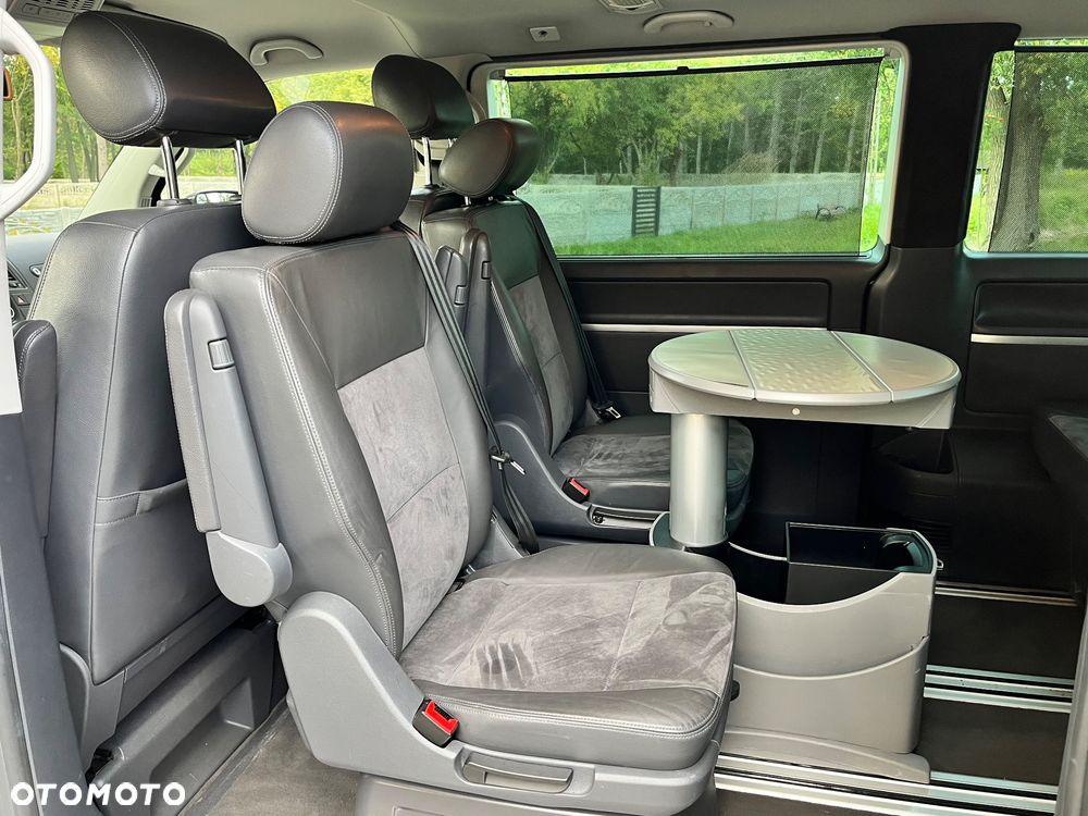 Volkswagen Multivan - 26