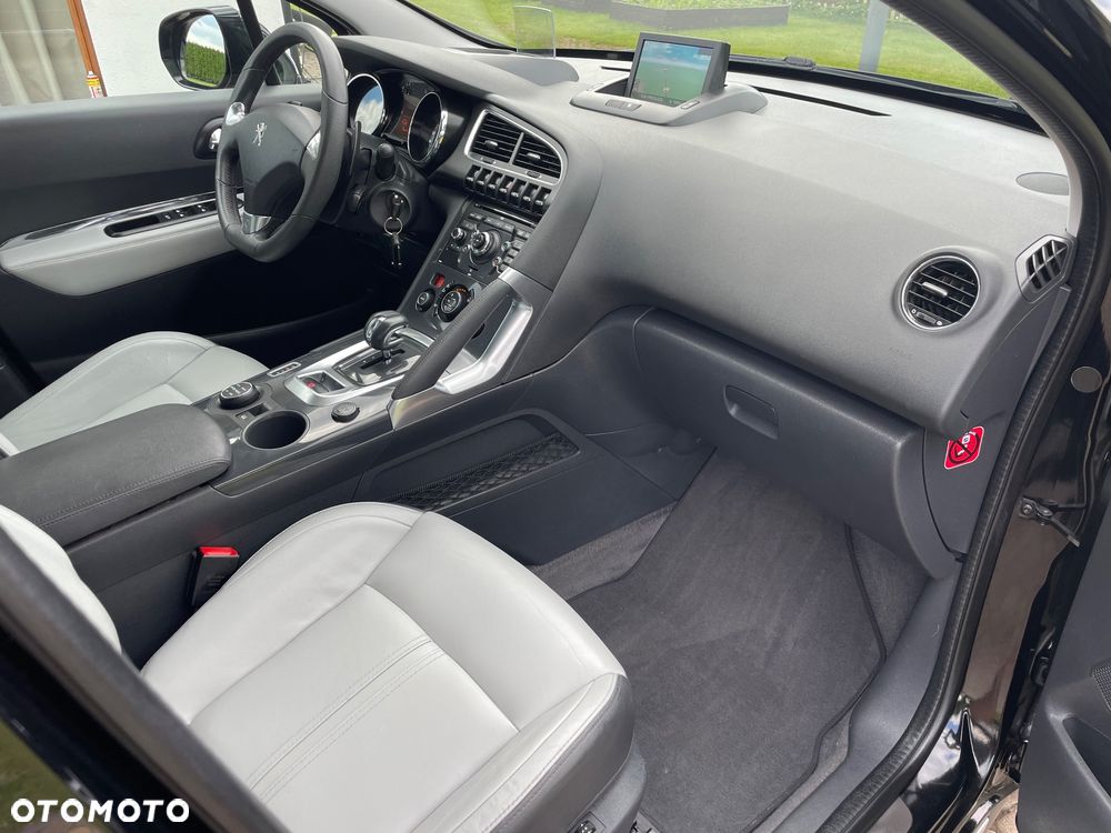 Peugeot 3008 Hybrid4 - 7