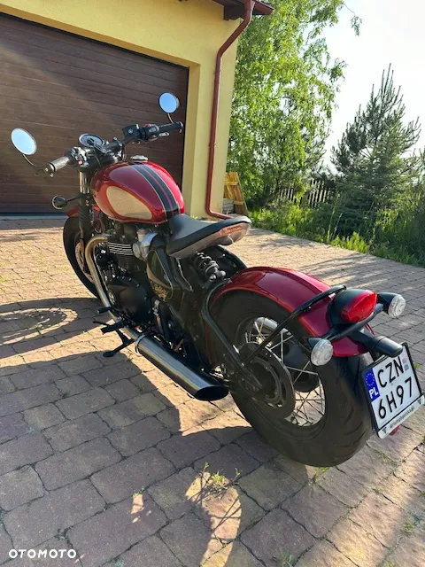 Triumph Bonneville Bobber - 6