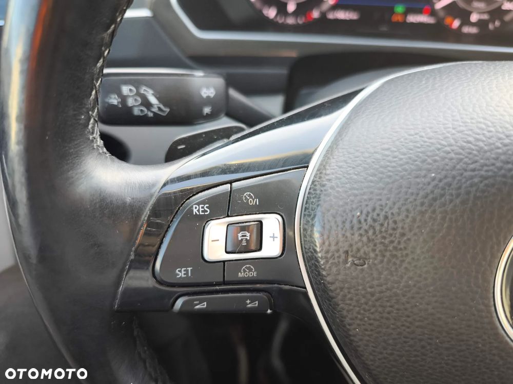 Volkswagen Tiguan 2.0 TDI SCR 4MOTION DSG Highline - 30