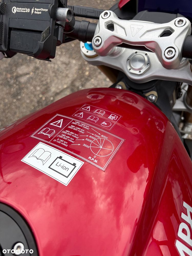 Triumph Speed Triple - 16
