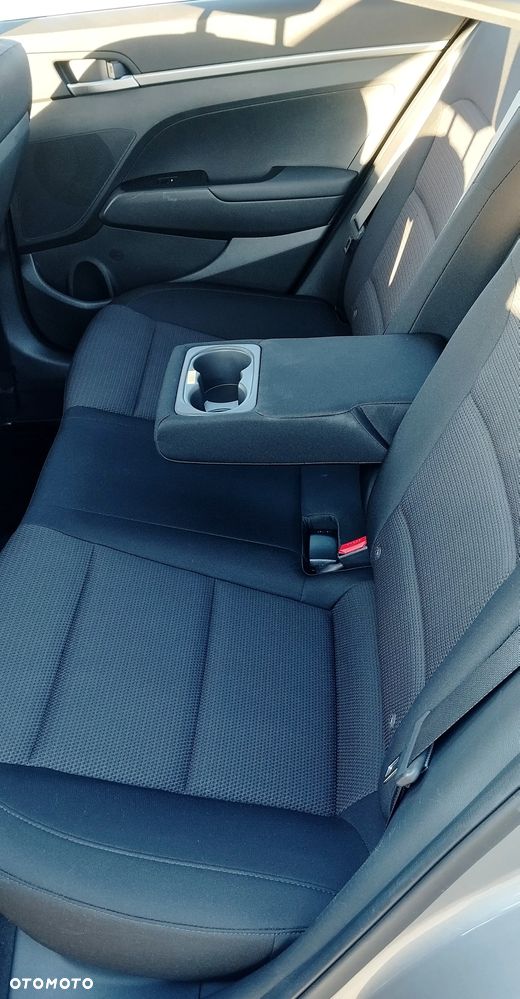 Hyundai Elantra 1.6 Classic Plus - 9