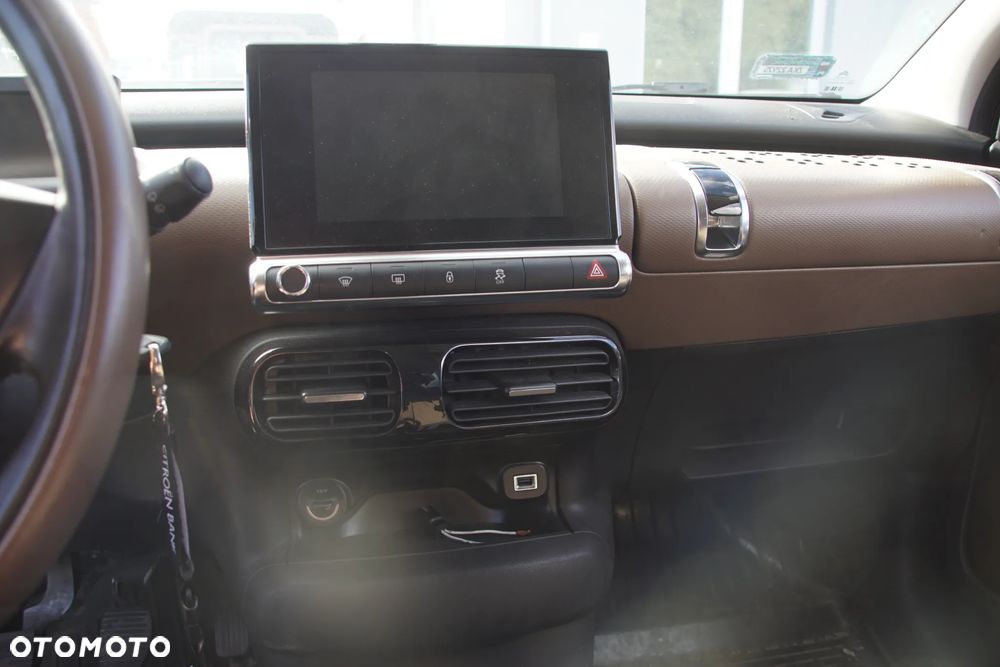 Auto na części - Citroen C4 Cactus 1.2 PureTech 110 KM HNZ 20ET25 EFC 2015R Silnik Skrzynia Drzwi Błotnik Zderzak Klapa Lampa Lusterko Klamka Szyba Deska Kokpit Sterownik Moduł Czujnik Licznik Wyświetlacz Panel Kierownica - 14