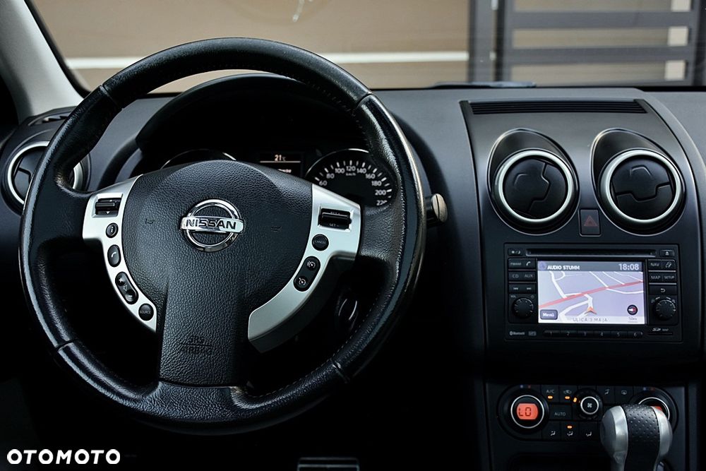Nissan Qashqai 2.0 dCi 4 x 4 DPF tekna - 19