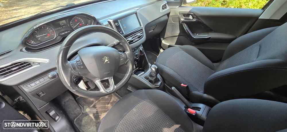 Peugeot 208 1.2 PureTech Style - 18