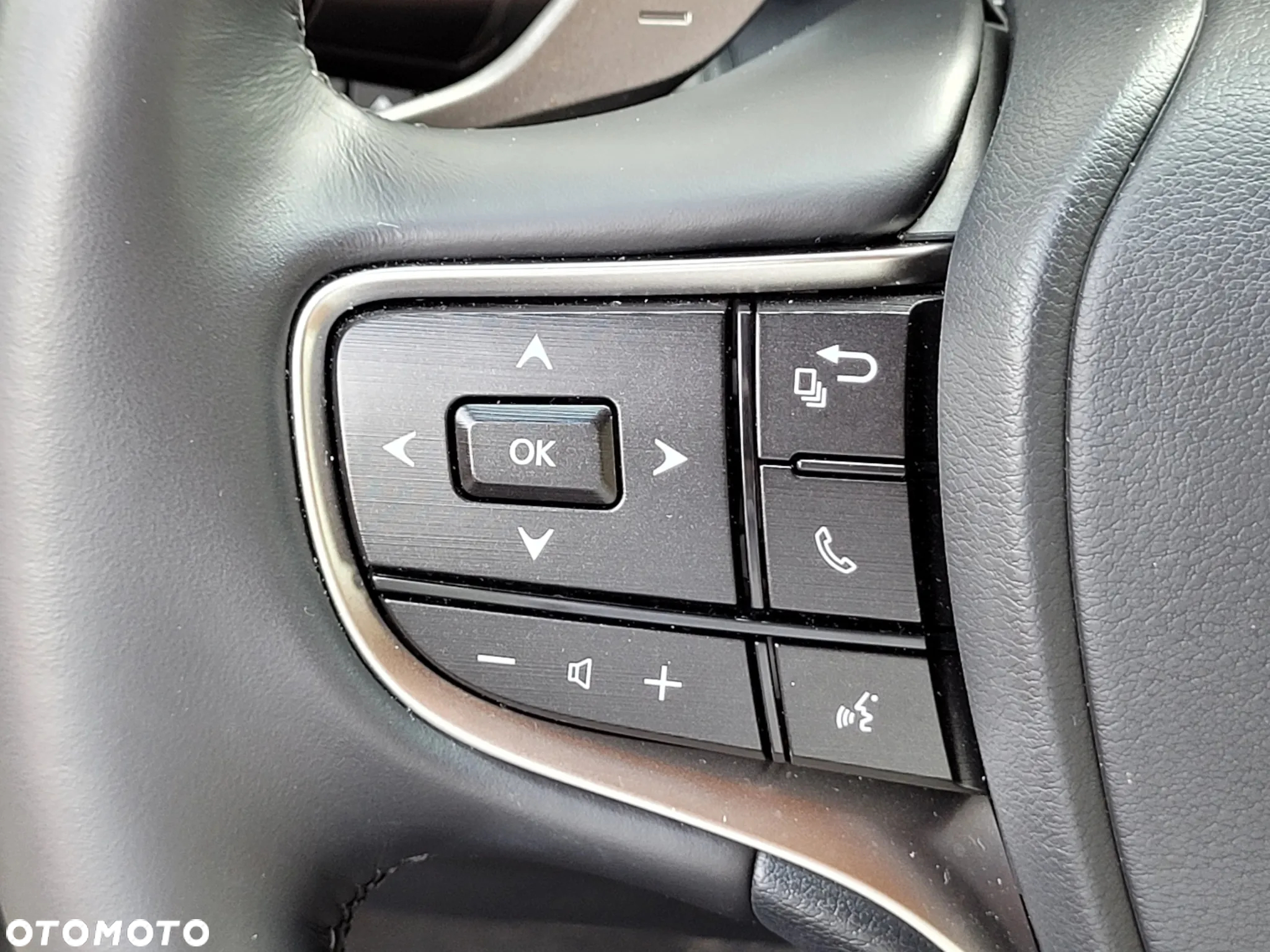 Lexus ES 300h Business Edition - 25