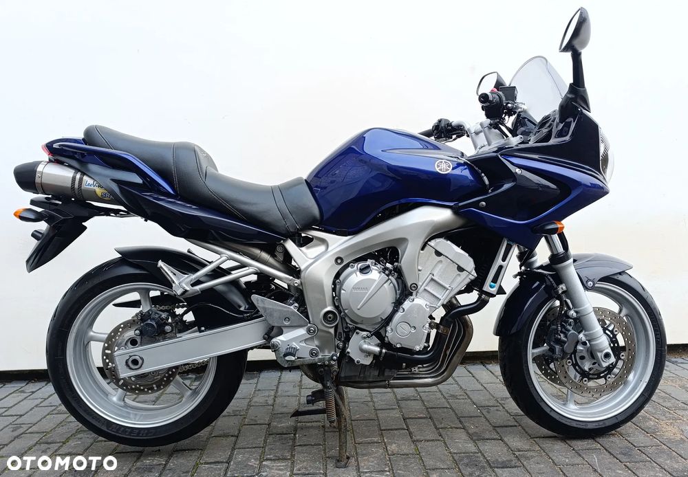 Yamaha FZS - 6