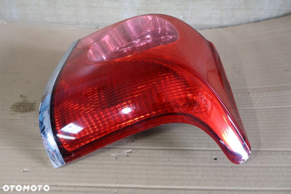 TOYOTA AVENSIS II T25 03-06 SEDAN LAMPA LEWA TYŁ TYLNA EUROPA - 7