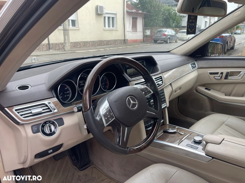 Mercedes-Benz E 350 BlueTEC 4MATIC Aut. - 32