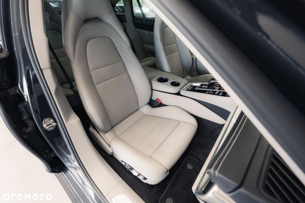 Porsche Panamera 4S - 17