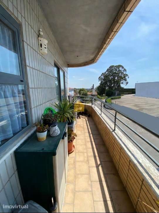 Apartamento T1+1 com Excelente Varanda e Garagem - Grande imagem: 2/23