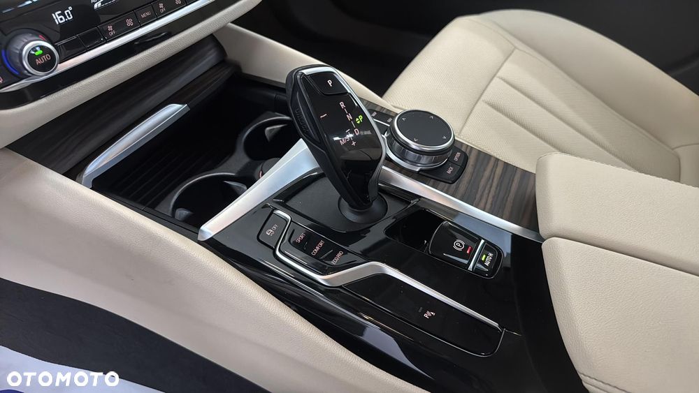 BMW Seria 5 520i mHEV sport - 16
