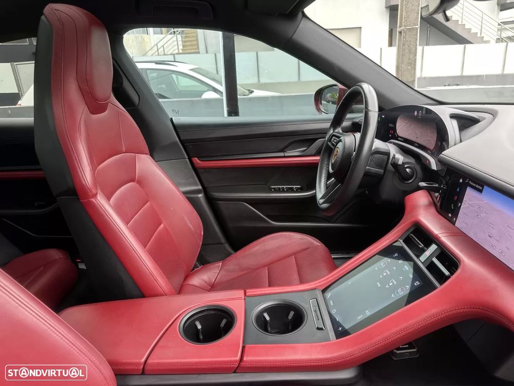 Porsche Taycan 4S - 43
