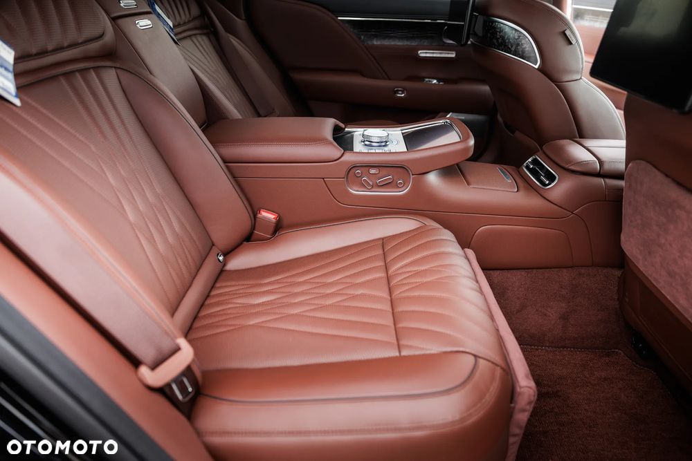 Genesis G90 3.5T V6 AT8 SWB Luxury Plus - 27
