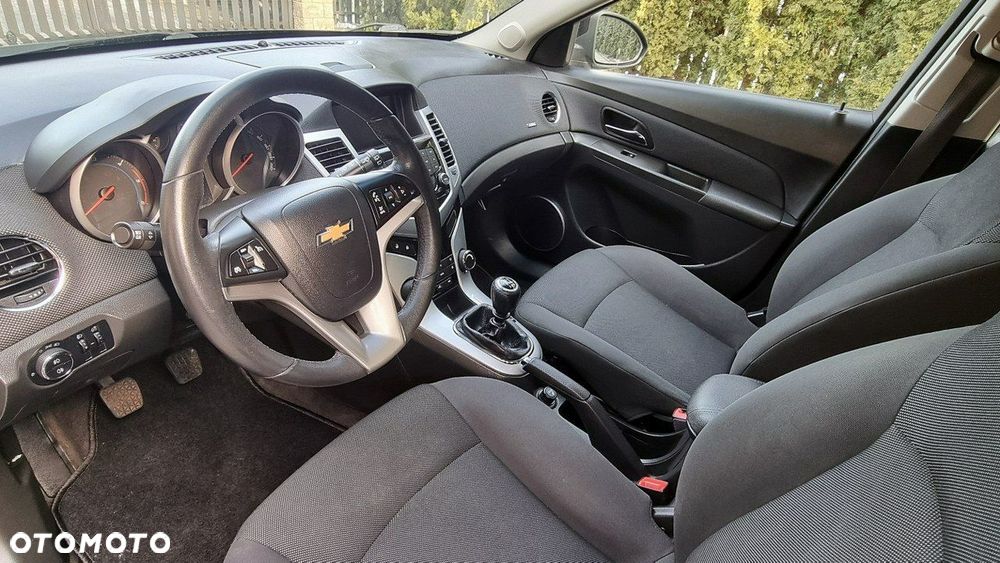 Chevrolet Cruze - 11