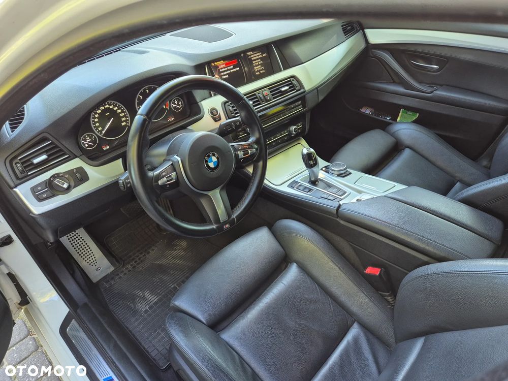 BMW Seria 5 520d xDrive - 10