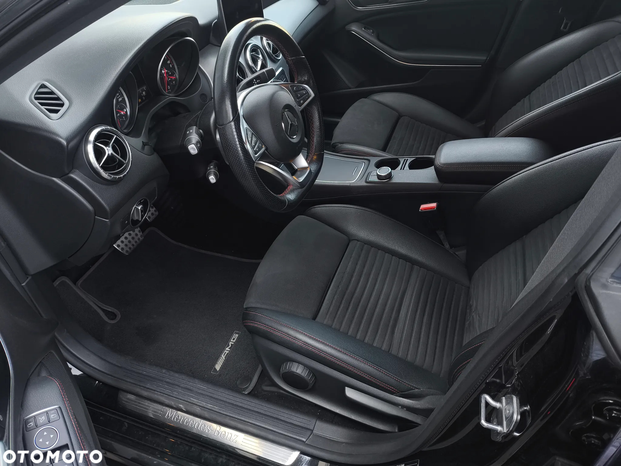 Mercedes-Benz CLA 200 7G-DCT AMG Line - 15
