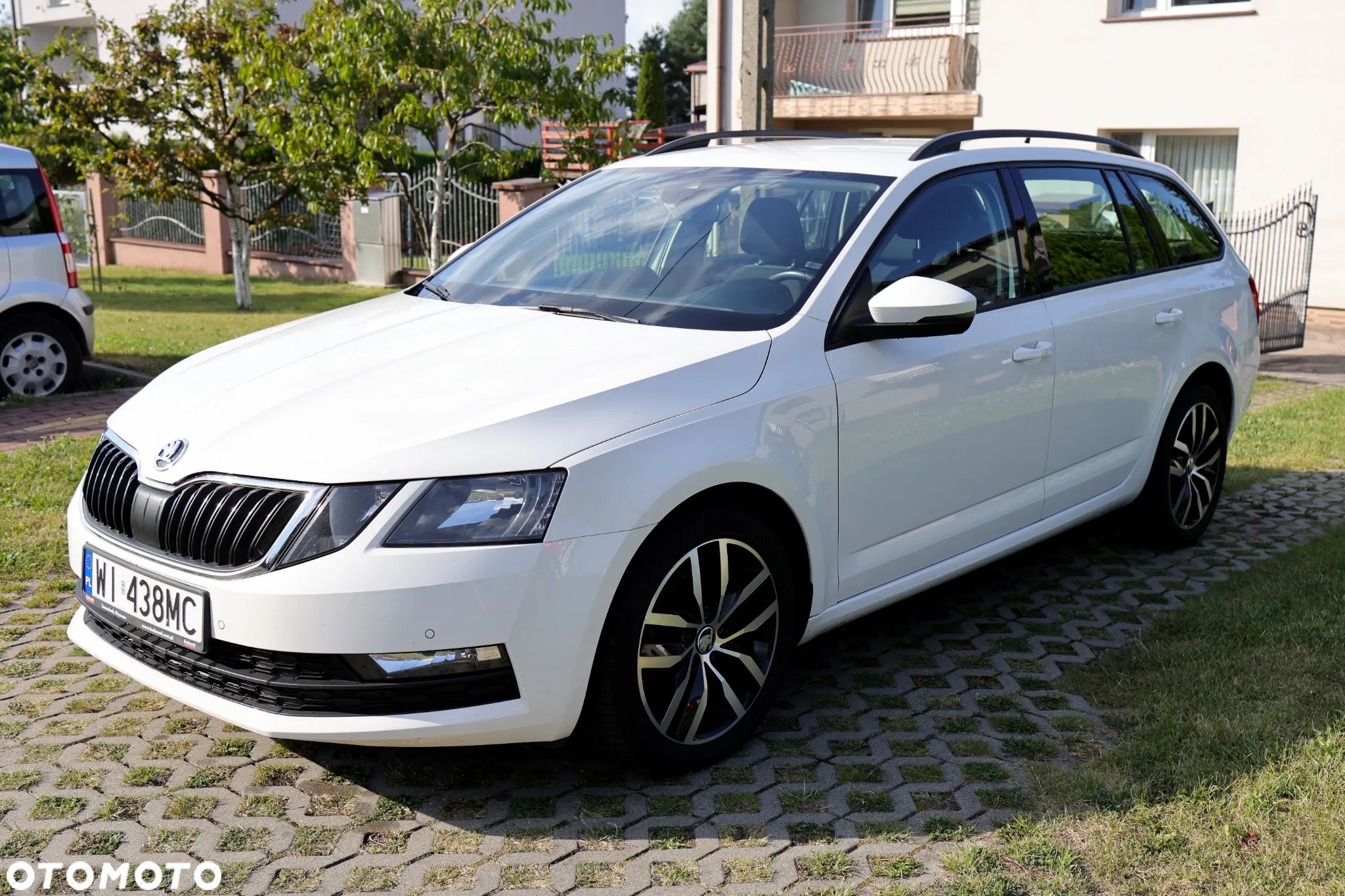 Skoda Octavia 2.0 TDI Ambition DSG - 1