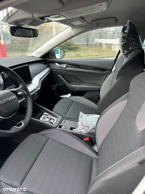 Skoda Octavia 1.5 TSI mHEV Drive Selection DSG - 11