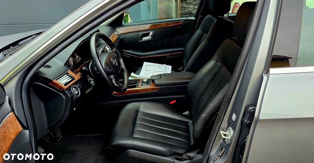 Mercedes-Benz Klasa E 300 BlueTec Hybrid Elegance - 26