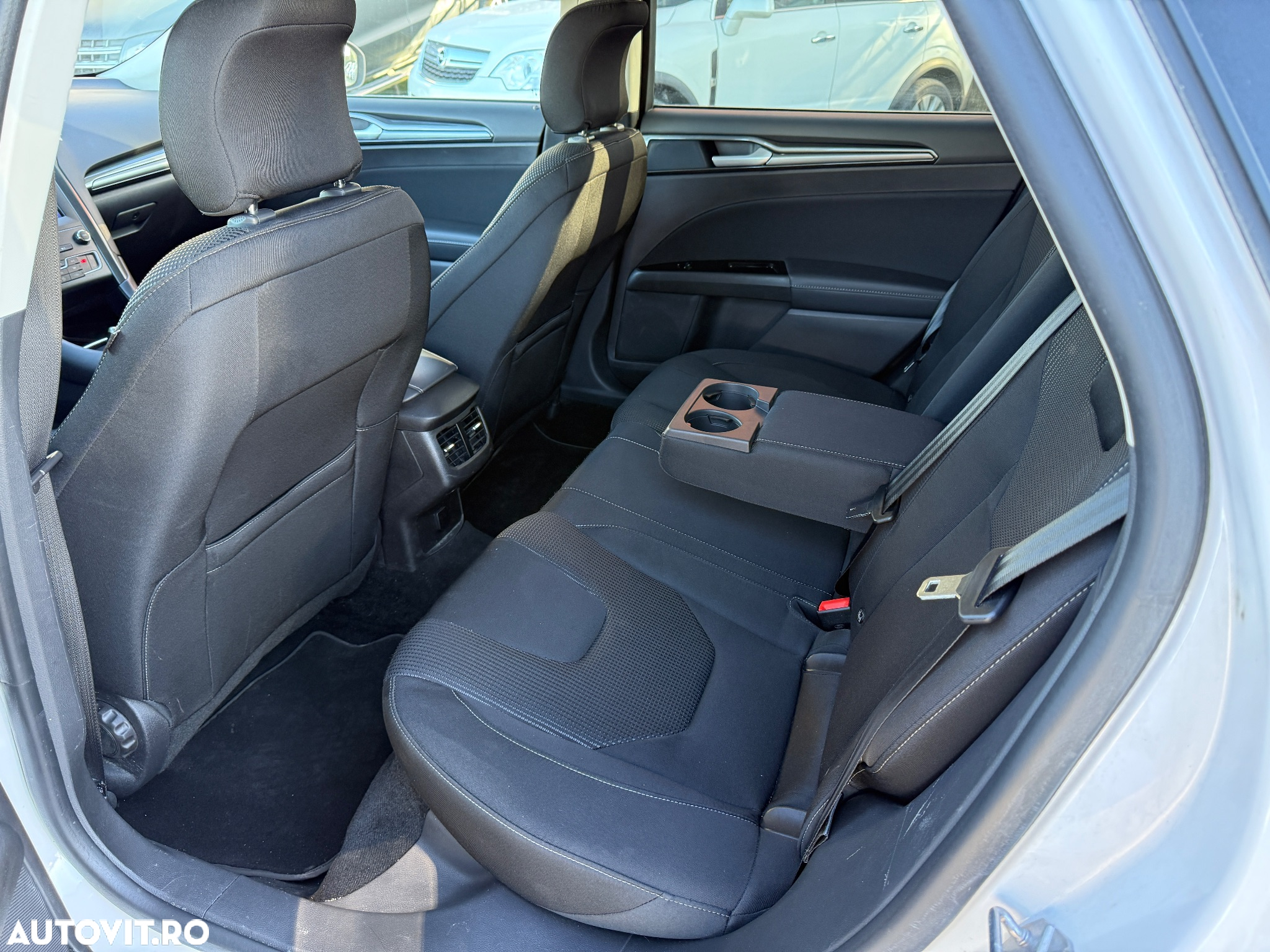 Ford Mondeo Turnier 2.0 TDCi Start-Stopp PowerShift-Aut Business Edition - 31