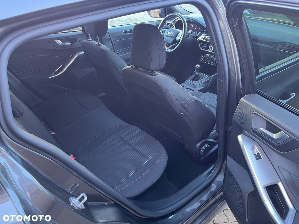 Ford Focus 2.0 EcoBlue ST-Line - 11