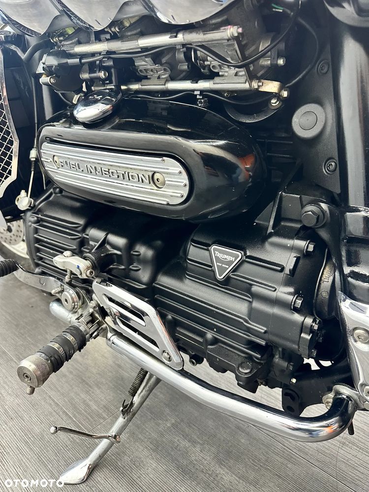 Triumph Rocket - 7