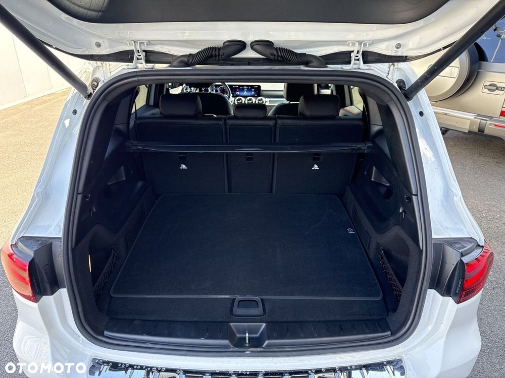Mercedes-Benz GLB - 27