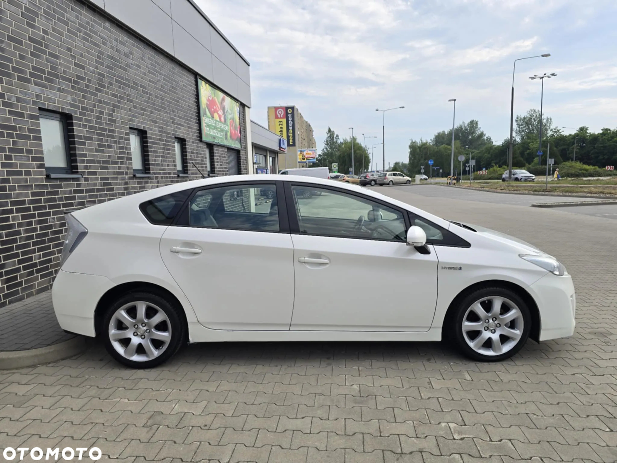Toyota Prius (Hybrid) Executive - 40