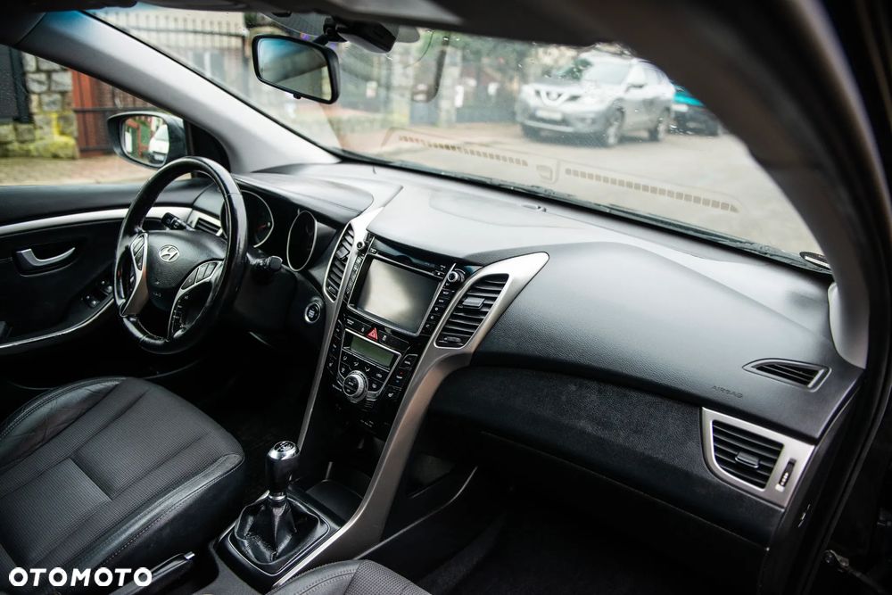 Hyundai i30 blue Kombi 1.6 GDi Passion - 27