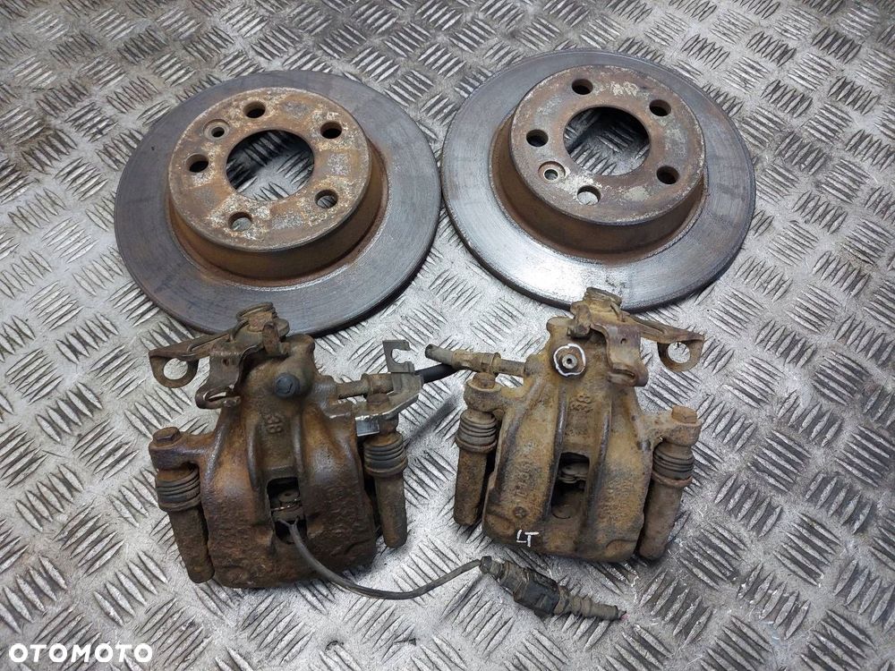 TARCZE HAMULCOWE TYŁ + KLOCKI + ZACISKI SHARAN MK1 GALAXY ALHAMBRA - 1