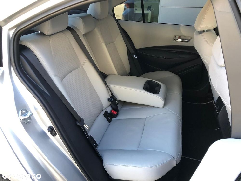 Toyota Corolla 1.8 Hybrid Executive - 25