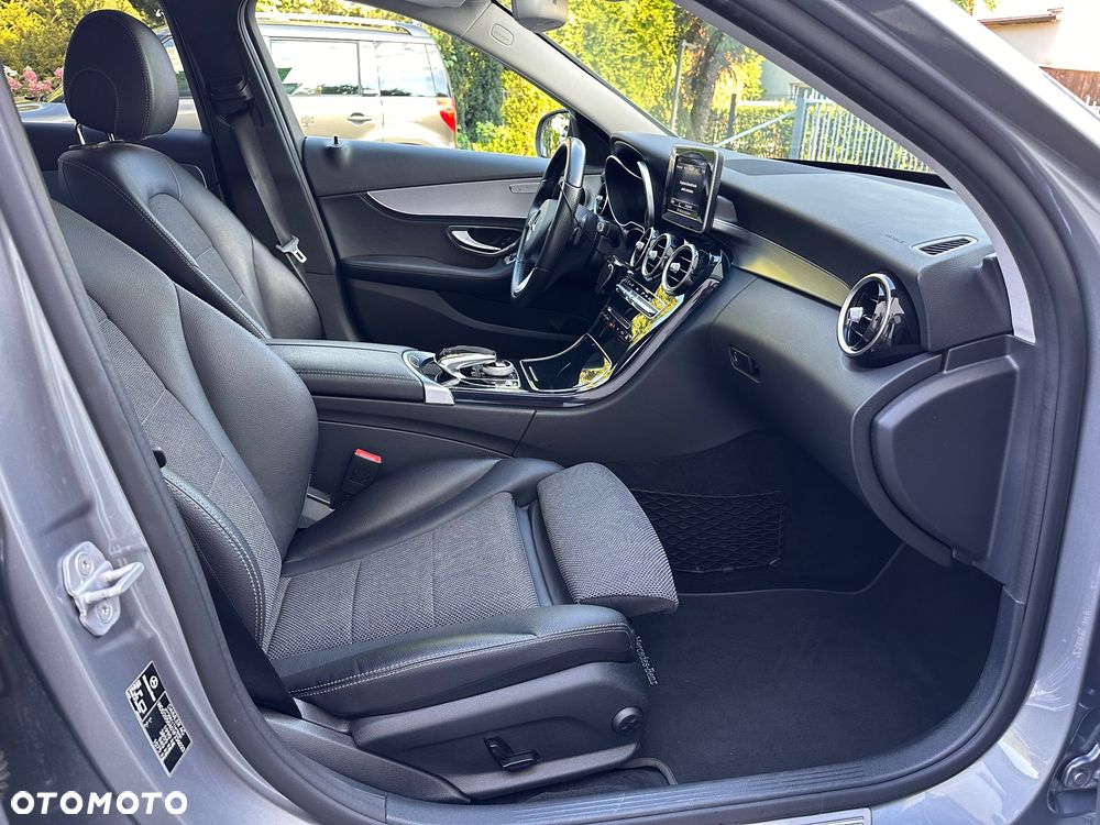 Mercedes-Benz Klasa C 180 T Kompressor Automatik BlueEFFICIENCY Avantgarde - 27