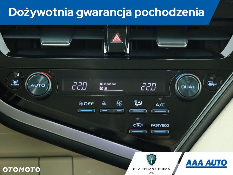 Toyota Camry - 12