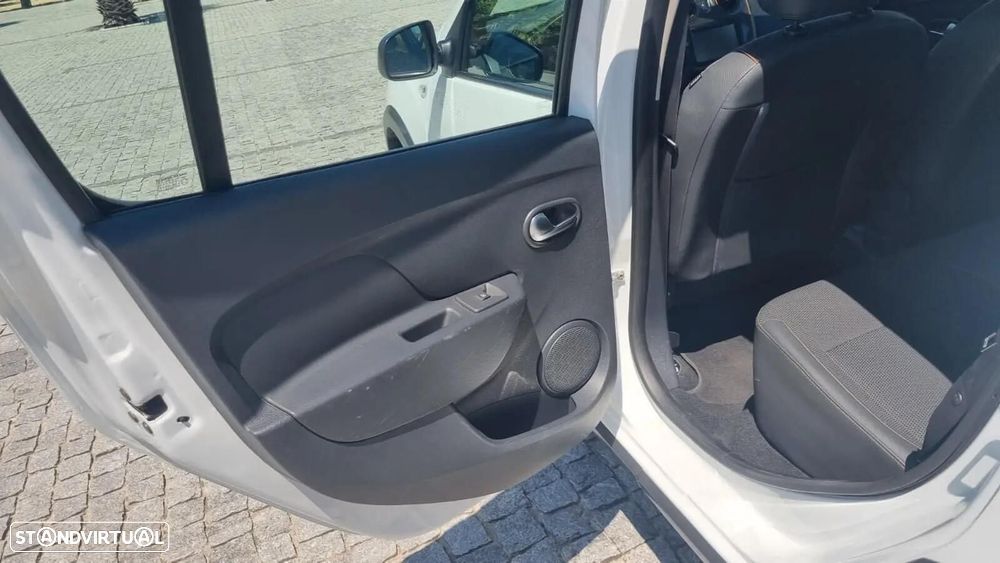 Dacia Sandero - 13