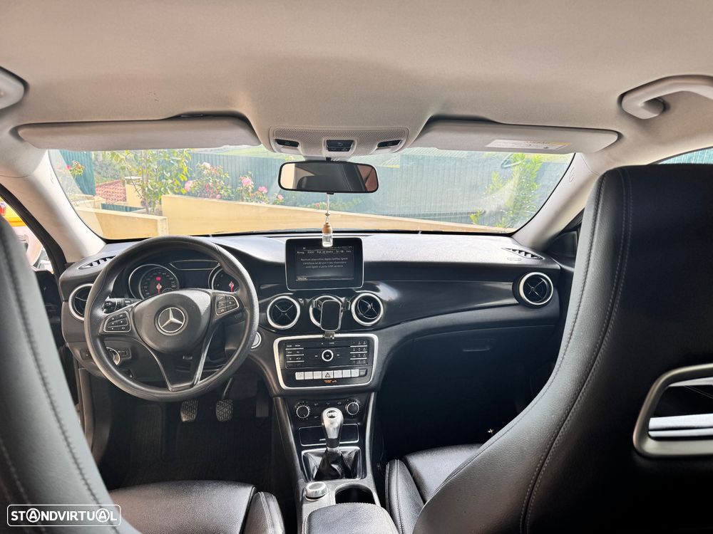 Mercedes-Benz CLA 180 d Shooting Brake Urban - 6
