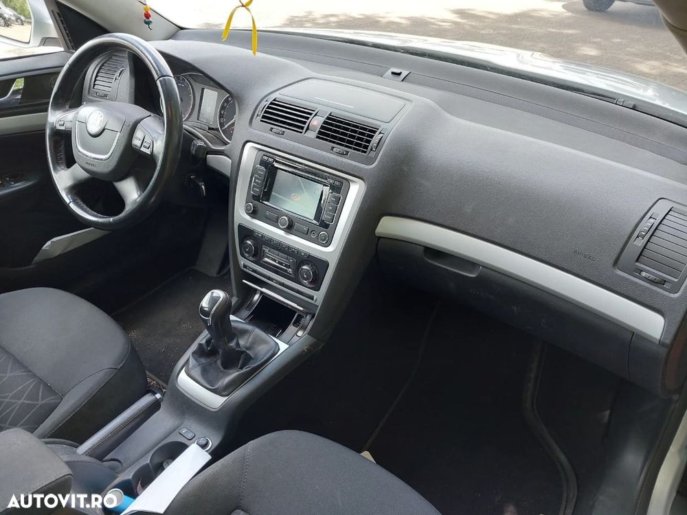 Skoda Octavia 1.6 TDI DPF Elegance - 5