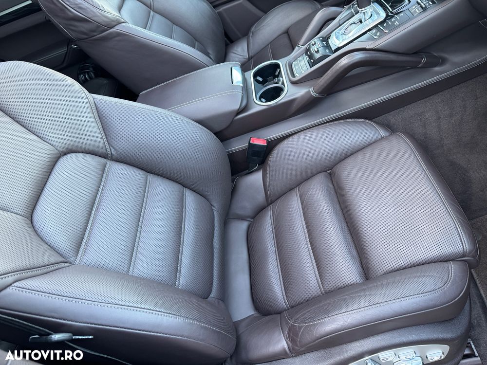Porsche Cayenne Tiptronic S - 10