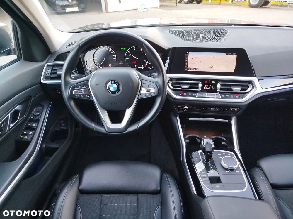 BMW Seria 3 318d Sport Line - 7