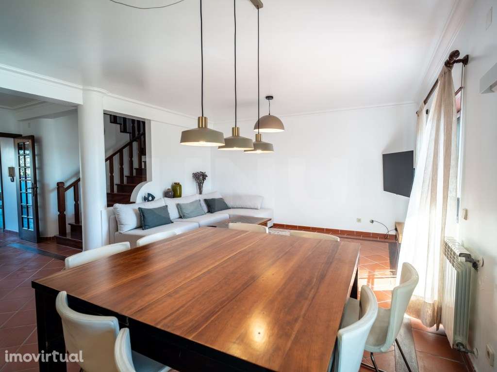 Moradia T3 com Garagem, Piscina e Vista Deslumbrante sobre a Lagoa ... - Grande imagem: 2/36